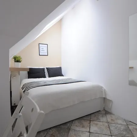 Loft 49 - Bohaterow Monte Cassino 49 *